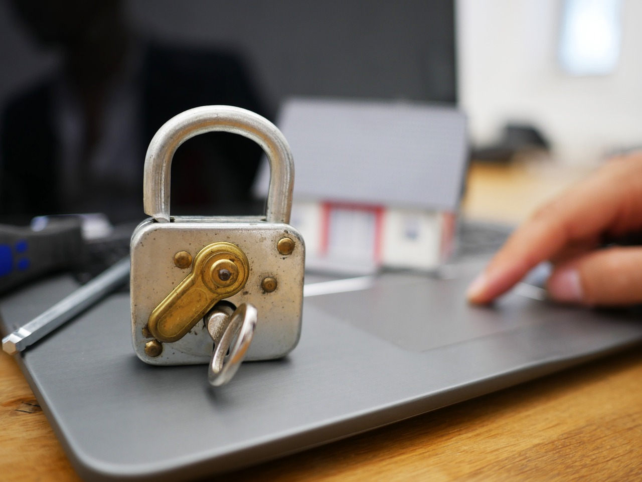 中国联通实名账号：全是瑜app免费详情下载教程