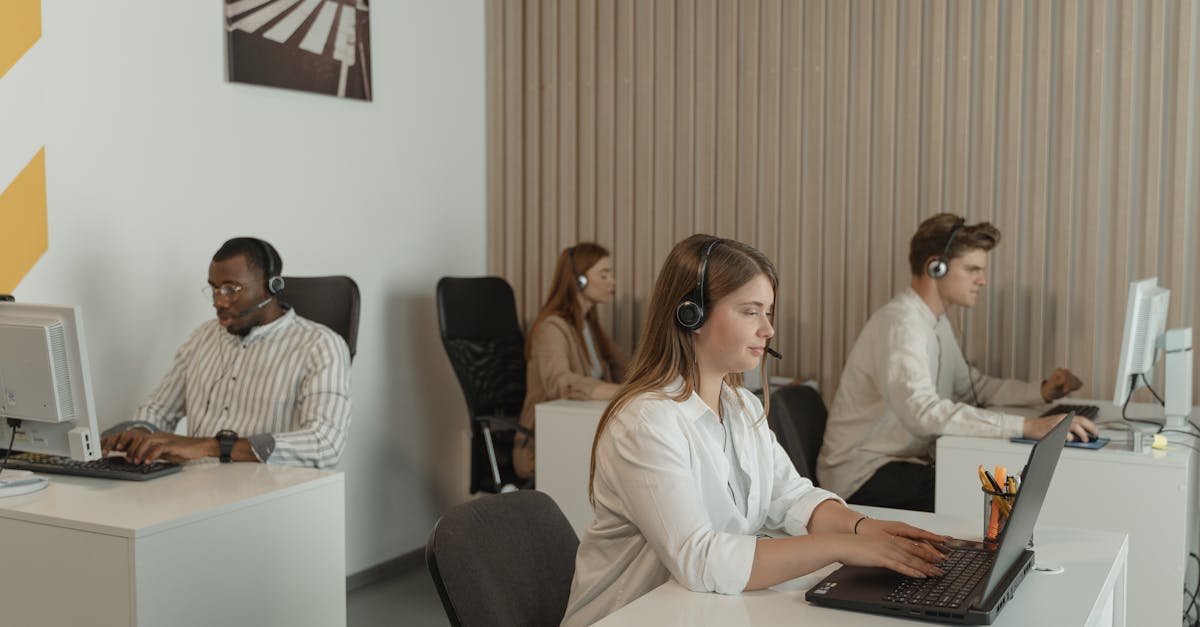 如何根据不同规模的多人游戏而进行不同类型技术支持辅助的监控